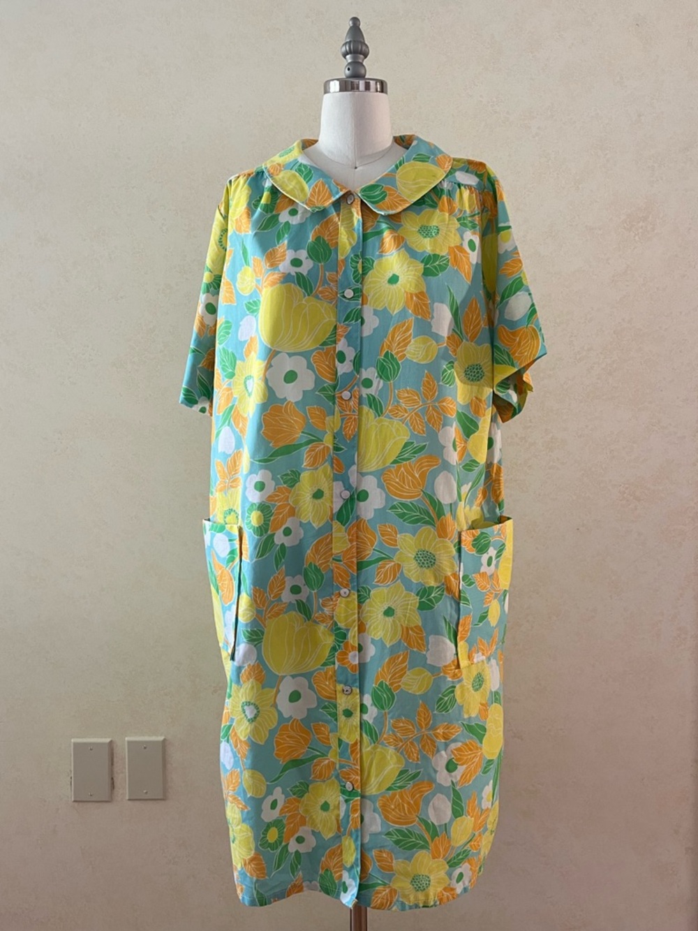 Vintage 60s Housecoat House Shirt Dress Floral Mod Groovy Snap Button Collar